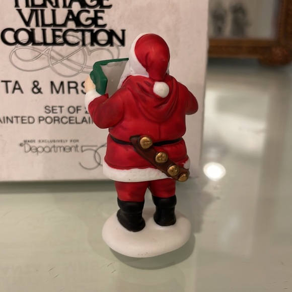 Dept 56 Heritage Village Santa & Mrs. Claus - Picture 3 of 12